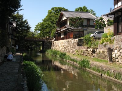 Hachiman moat scene with visiting artists