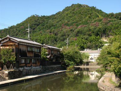Along the moats curve with Hachiman-yama