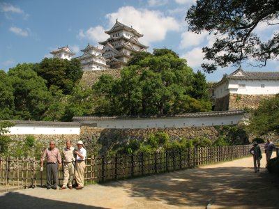 View of the castle from just beyond the Hishi-no-mon