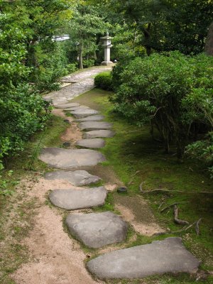 Path of stones in Oyashiki-no-niwa