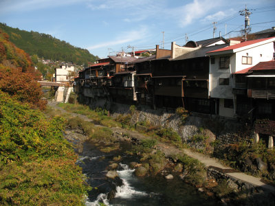 Jumble of houses overlooking the Kiso-gawa