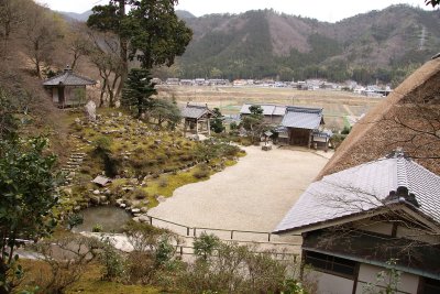 View over Mantoku-ji and surrounds