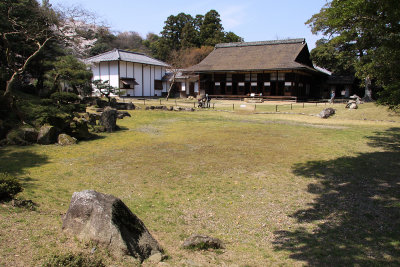 Raku-raku-en and palace