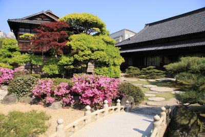 Japanese garden and teahouse in Tamamo-kōen