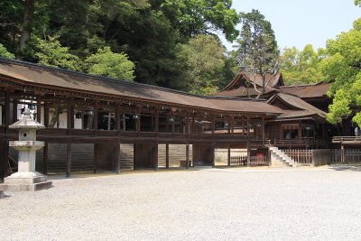 Long corridor linking the hall and Ema-dō