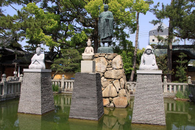 Statue of Kōbō Daishi and monk trio
