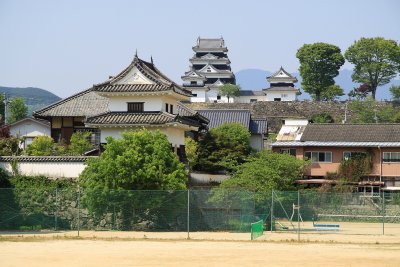 Minami-sumi turret and distant Ōzu Castle