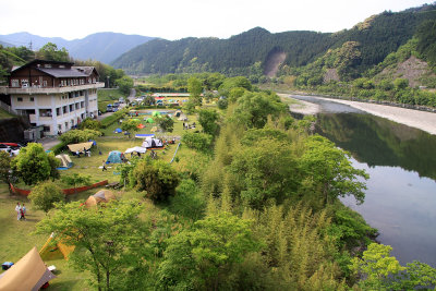 Crowded campsite overlooking the river