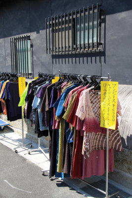 Tie-dyed clothing rack