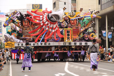Onward comes another nebuta float