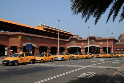 Taxi rank outside Danshui MRT Station