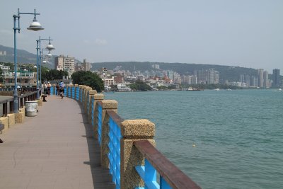 Promenade along the river