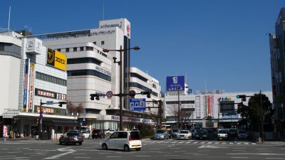 View down Keyaki-ōdōri to the station