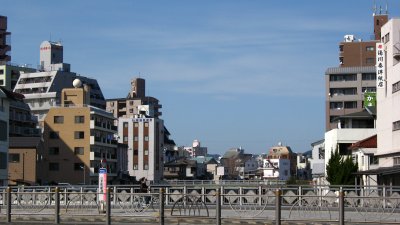Shin-machi-bashi and neighboring buildings