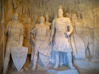 Skanderbeg and his entourage in the museum