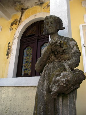 Statue outside a villa