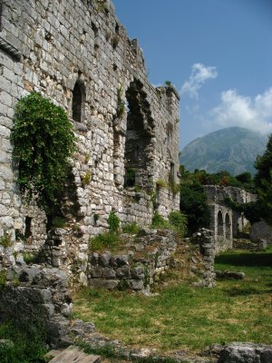 Ruined wall, Stari Bar
