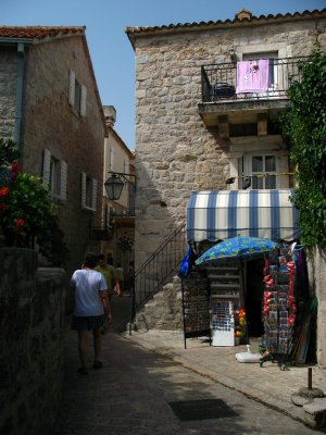 Stari Grad souvenir shop and balcony