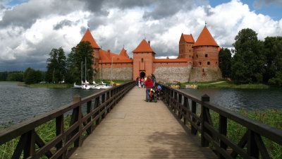 Bridge to the Island Castle