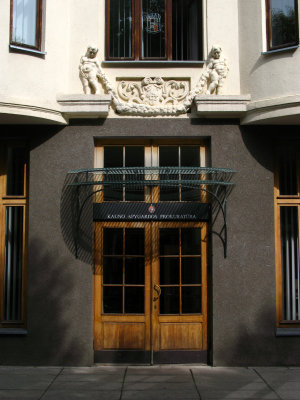 Decorative entryway on Laisvės alėja