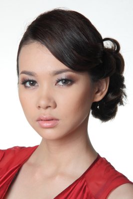 Revlon Laos Girl Mui