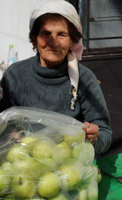 Apple lady in Mayrouba