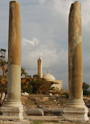Mosque between 2 columns