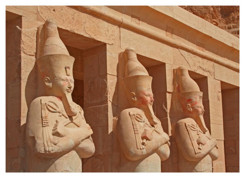 Statues of Hatshepsut presented as Osiris