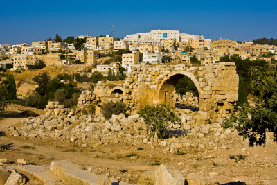 Rústir út um allt, Jerash í Jórdaníu