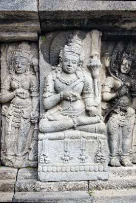 Ind9218118 Borobudur Vishnu copy.jpg