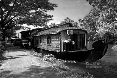 K081 Kumarakom Houseboat JCT Tharangini.jpg