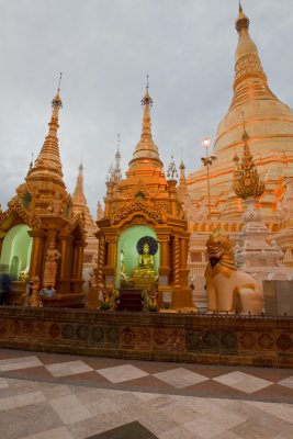 My08096 Yangon Shwedagon.jpg