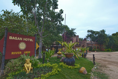 My09009 Bagan River View Hotel .jpg