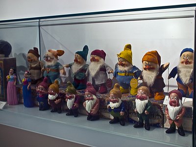 MTM15 Snow White 7 Dwarfs.jpg