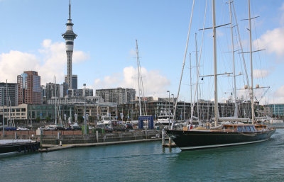 Visiting Big Ships at the Auckland Viaduct