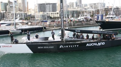 Team NZ in the second BMW Oracle boat