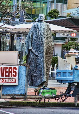 Maori Chief in Kaitaka Coak in Queen Street.jpg