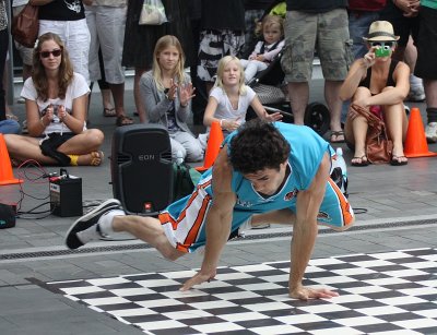 Buskers - USA Break Dancers