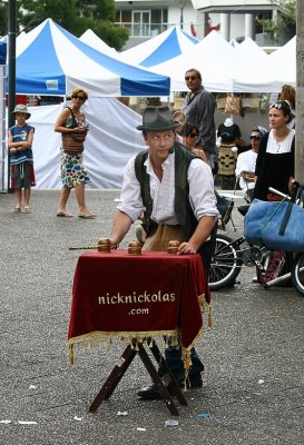 Busker Nick Nickolas in action