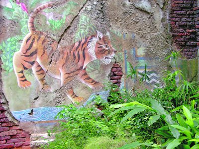wall tiger.jpg