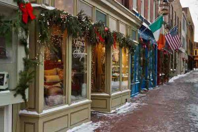 The Holiday Streets of West Chester (32)