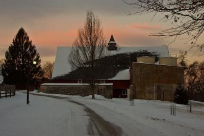 Snowy Lane to The Great Barn