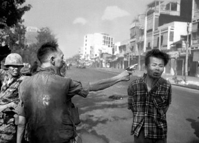 Eddie Adams /1933-2004/: Nguyen Ngoc Loan executing Nguyen Van Lem, 1968