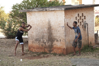 beisbol games on every empty lot