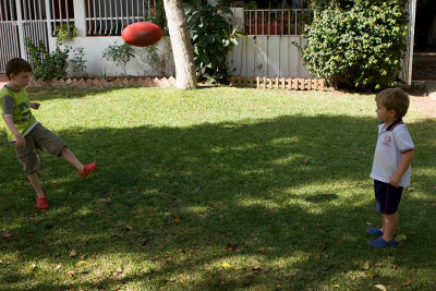 Luis kicks to S2