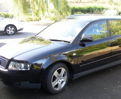 BLACK A4 ESTATE TDI FRONT 52 REG.JPG