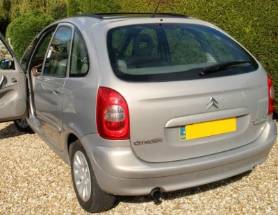 GREY PICASSO REAR 51 REG.jpg
