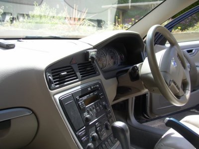 GREY V70 DASH 05 REG.jpg