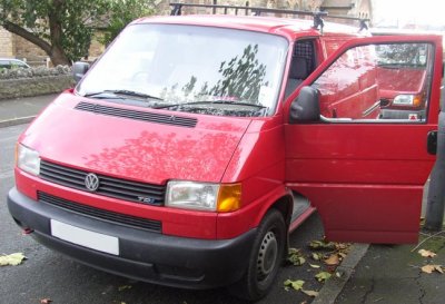 RED VW TRANSPORTER FRONT UNKNOWN REG.jpg