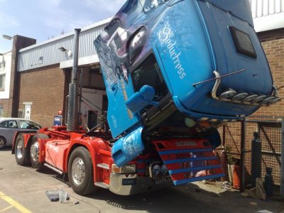 RED AND BLUE LORRY FRONT 52 REG.jpg